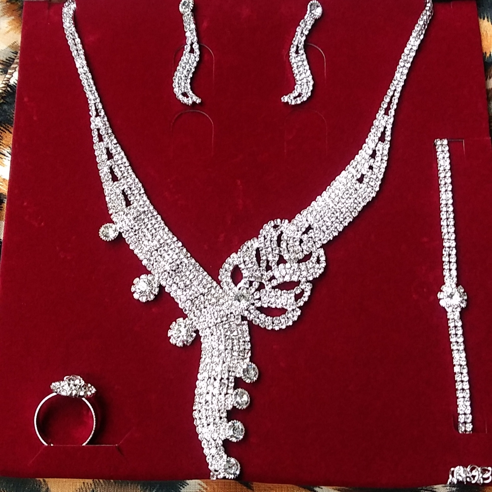 Beautiful jewelry set